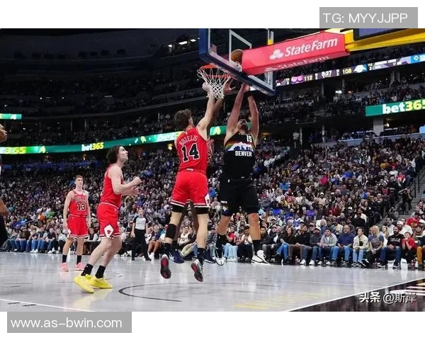 穆雷半场火力全开14投9中三分命中率高达50砍下23分助球队争胜